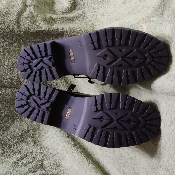 NWT Vionic Women's Brynn Mid-Calf Waterproof Lug Sole Boot in Scotch Size 5 - Picture 4 of 12